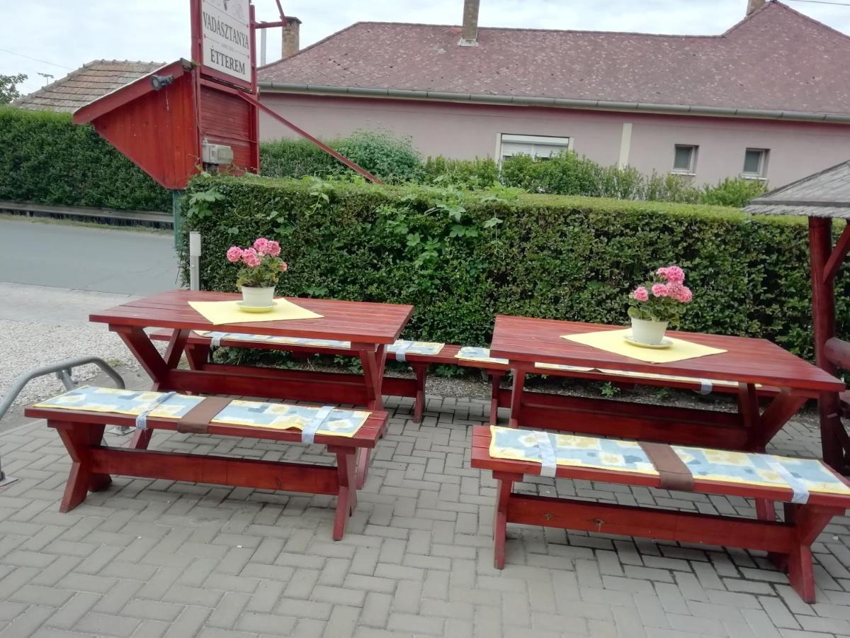 Apartmán Vadasztanya Fogado Egerszalók Exteriér fotografie